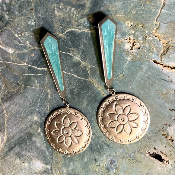 Silver Etched Flower Turquoise Enamel Inlay Dangle Earrings - Picture 1 of 2